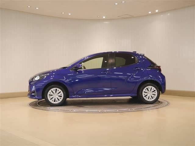 ヤリス1.5 ハイブリッド X E-Four 4WD