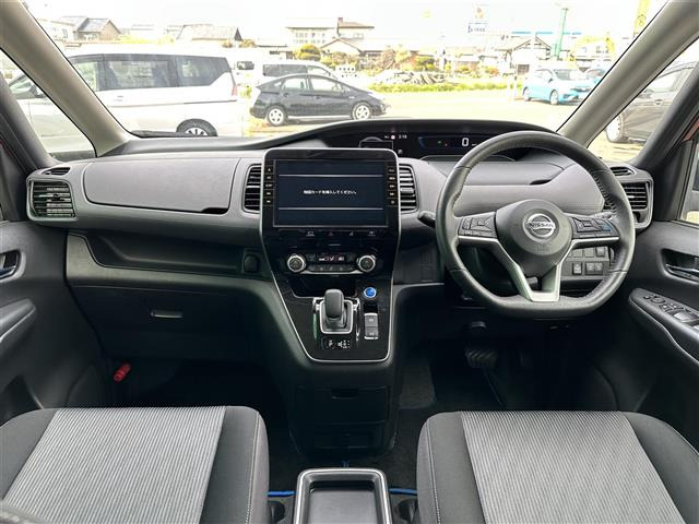 セレナ1.2 e-POWER ハイウェイスターV