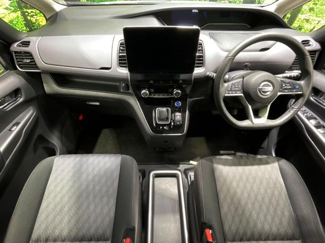 セレナ1.2 e-POWER ハイウェイスターV