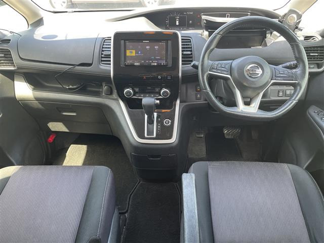 セレナ2.0 ハイウェイスター 4WD