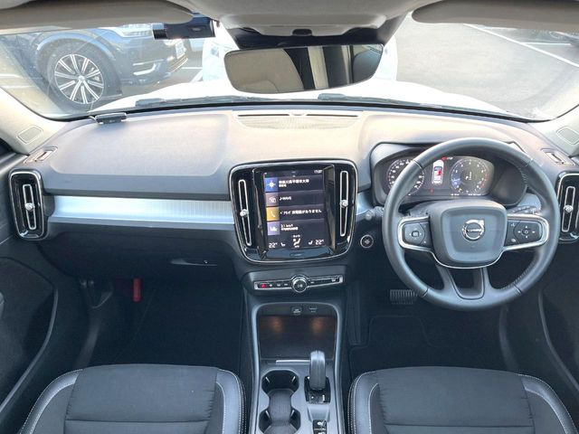 XC40T4 モメンタム