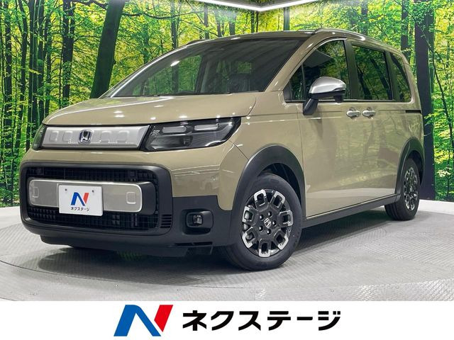 フリード1.5 e:HEV クロスター