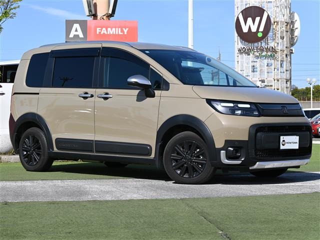 フリード1.5 e:HEV クロスター 4WD