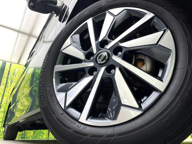 �y����16�C���`�A���~�z�C�[���z�O�ςɃ}�b�`���������A���~�z�C�[���𑕒����Ă���܂��B�e��ЊO�A���~�z�C�[����A�X�^�b�h���X�^�C�����戵�����Ă���܂��B���񂲑��k����������
