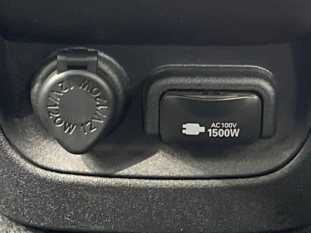 【1500Wアクセサリーコンセント】消費電力1500Wまでの家電が使えます。キャンプやスポーツ・アウトドアでのアクティビティはもちろん、災害・停電の際に大活躍♪