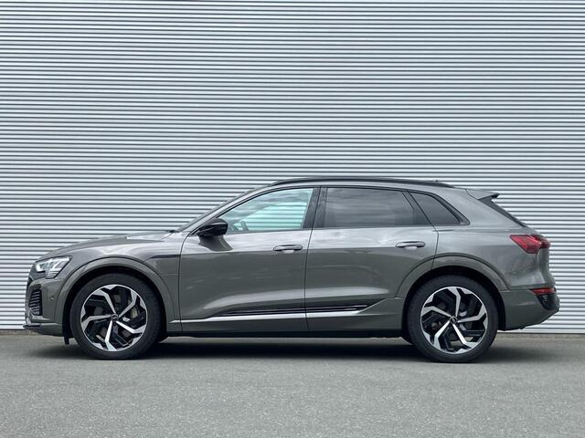 Q8 e-tron55 クワトロ Sライン 4WD