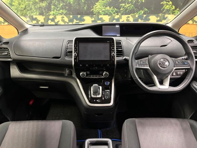 セレナ1.2 e-POWER ハイウェイスターV