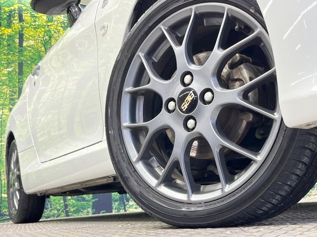�y16�C���`�A���~�z�C�[���z�O�ςɃ}�b�`�����A���~�z�C�[���𑕒����Ă���܂��B�e��A���~�z�C�[����A�X�^�b�h���X�^�C�����戵�����Ă���܂��B���񂲑��k����������