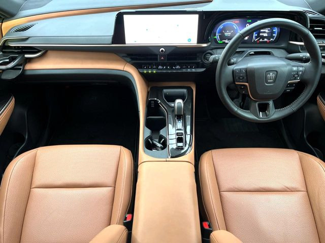 クラウンスポーツ2.5 Z E-Four 4WD