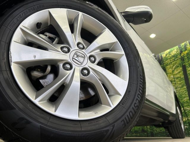 �y����16�C���`�A���~�z�C�[���z�O�ςɃ}�b�`���������A���~�z�C�[���𑕒����Ă���܂��B�e��ЊO�A���~�z�C�[����A�X�^�b�h���X�^�C�����戵�����Ă���܂��B���񂲑��k����������