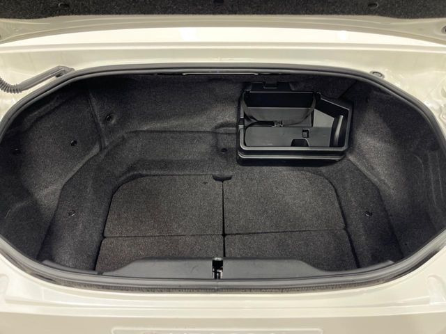 ●トランクルーム:趣味が広がる収容スペース!これだけの広さがあればお買い物やレジャーなどにも最適です!使用感も少なくきれいな状態を維持しております。
