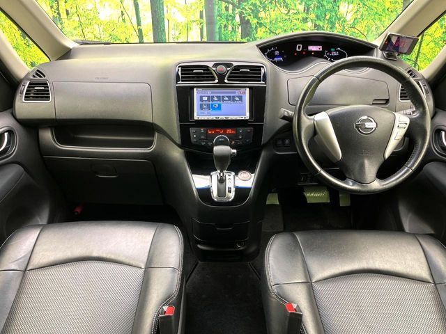 セレナ2.0 ハイウェイスター S-HYBRID アドバンスドセーフティパッケージ