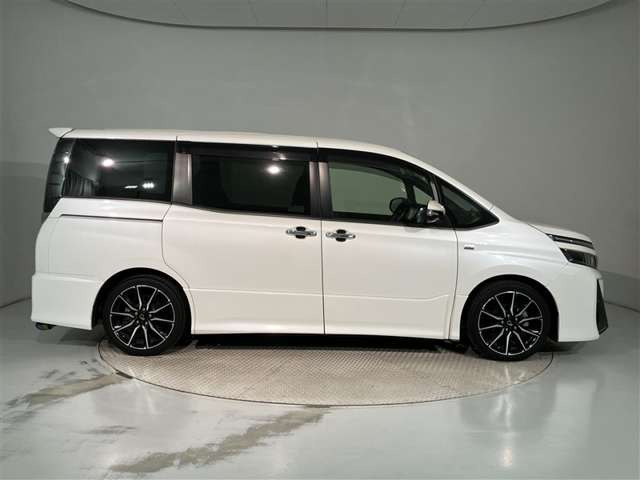 ヴォクシー2.0 ZS G’s