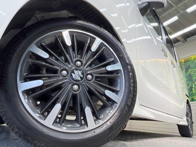 �y����15�C���`�A���~�z�C�[���z�O�ςɃ}�b�`���������A���~�z�C�[���𑕒����Ă���܂��B�e��ЊO�A���~�z�C�[����A�X�^�b�h���X�^�C�����戵�����Ă���܂��B���񂲑��k����������