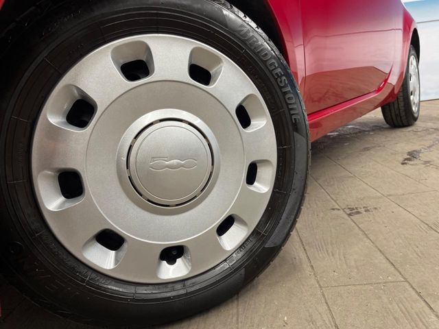 ●純正14アルミホイール:輸入車ならではの卓越した走りを支えるホイールと足回りです!日本車の走りに慣れている方にもぜひ体感して頂きたいほど、高いレベルでまとまっています!