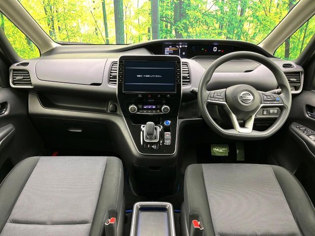 セレナ1.2 e-POWER XV