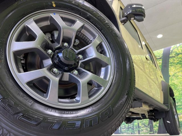 �y����15�C���`�A���~�z�C�[���z�O�ςɃ}�b�`���������A���~�z�C�[���𑕒����Ă���܂��B�e��ЊO�A���~�z�C�[����A�X�^�b�h���X�^�C�����戵�����Ă���܂��B���񂲑��k����������