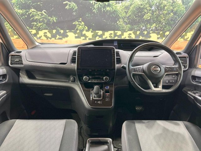 セレナ1.2 e-POWER ハイウェイスターV