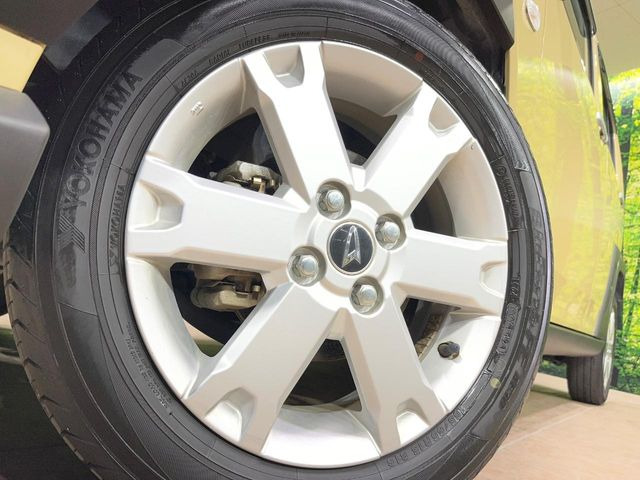 �y�����A���~�z�C�[���z�O�ςɃ}�b�`���������A���~�z�C�[���𑕒����Ă���܂��B�e��ЊO�A���~�z�C�[����A�X�^�b�h���X�^�C�����戵�����Ă���܂��B���񂲑��k����������