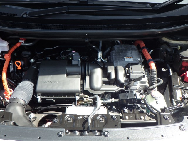 フリード1.5 e:HEV クロスター