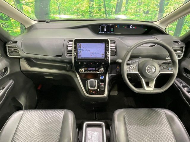 セレナ1.2 e-POWER ハイウェイスターV