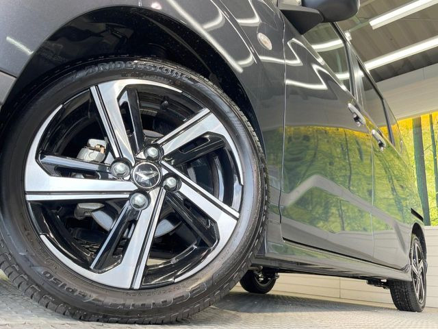 �y����15�C���`�A���~�z�C�[���z�O�ςɃ}�b�`���������A���~�z�C�[���𑕒����Ă���܂��B�e��ЊO�A���~�z�C�[����A�X�^�b�h���X�^�C�����戵�����Ă���܂��B���񂲑��k����������