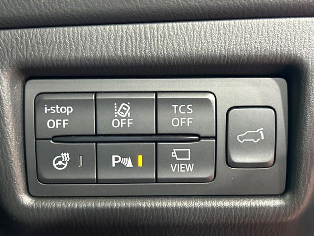 【パワーバックドア】スマートキーや運転席のボタンを押すだけでリアゲートが自動で開閉します!荷物を持っている時や、高い位置にあるバックドアを閉める際に便利な機能です♪