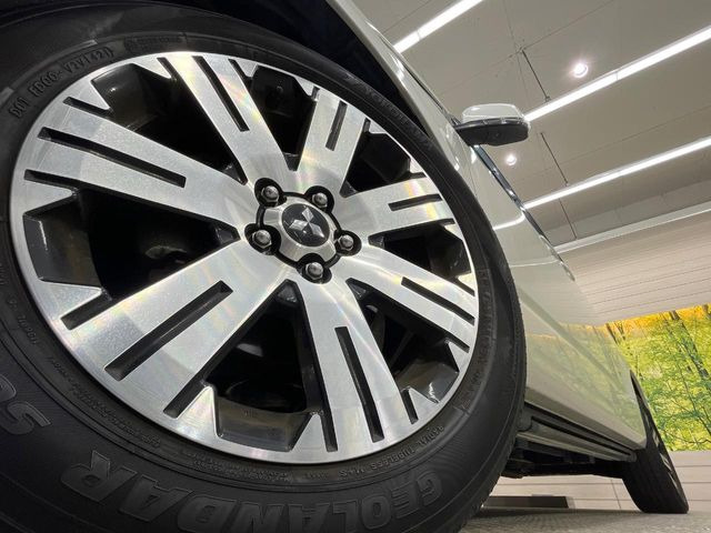 �y����18�C���`�A���~�z�C�[���z�O�ςɃ}�b�`���������A���~�z�C�[���𑕒����Ă���܂��B�e��ЊO�A���~�z�C�[����A�X�^�b�h���X�^�C�����戵�����Ă���܂��B���񂲑��k����������