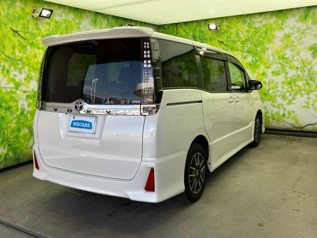 ヴォクシー2.0 ZS