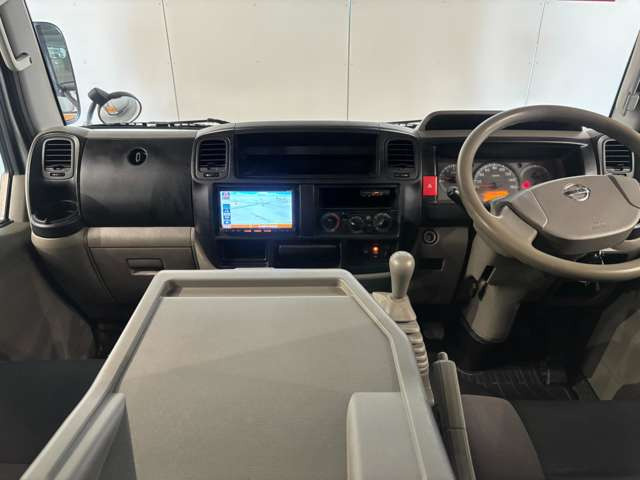 アトラス3.0 フルスーパーロー ディーゼル