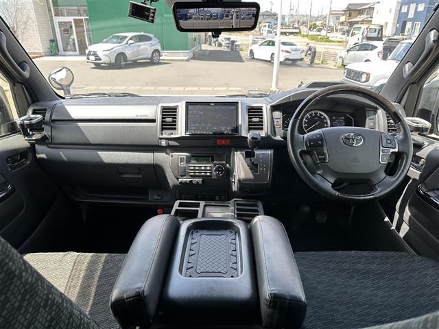 ハイエースバン