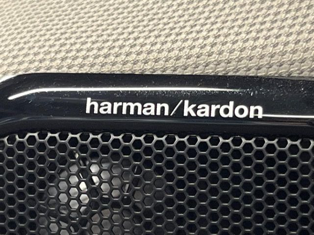 ��harman/kardon�T�E���h�V�X�e��:�I�[�f�B�I��僁�[�J�[����|����v���~�A���X�s�[�J�[�𑕔��B�����̃X�s�[�J�[����A���̗������܂ŕ����鍂�i���ȉ��y�����y���݂��������܂��B