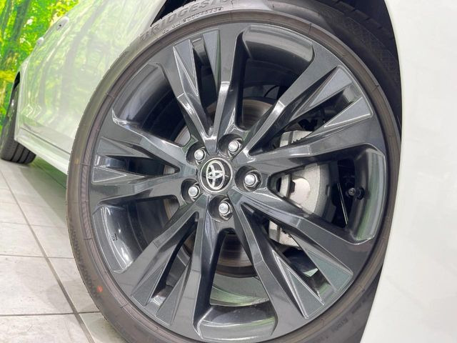 �y����17�C���`�A���~�z�C�[���z�O�ςɃ}�b�`���������A���~�z�C�[���𑕒����Ă���܂��B�e��ЊO�A���~�z�C�[����A�X�^�b�h���X�^�C�����戵�����Ă���܂��B���񂲑��k����������
