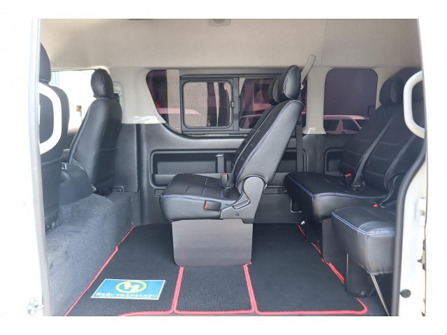 ハイエース2.7 グランドキャビン 4WD