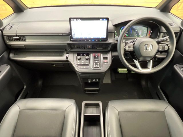 ステップワゴン2.0 e:HEV スパーダ