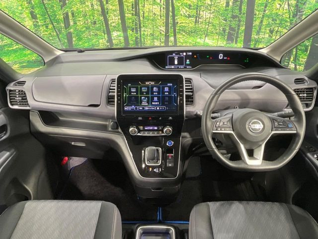 セレナ1.2 e-POWER ハイウェイスターV