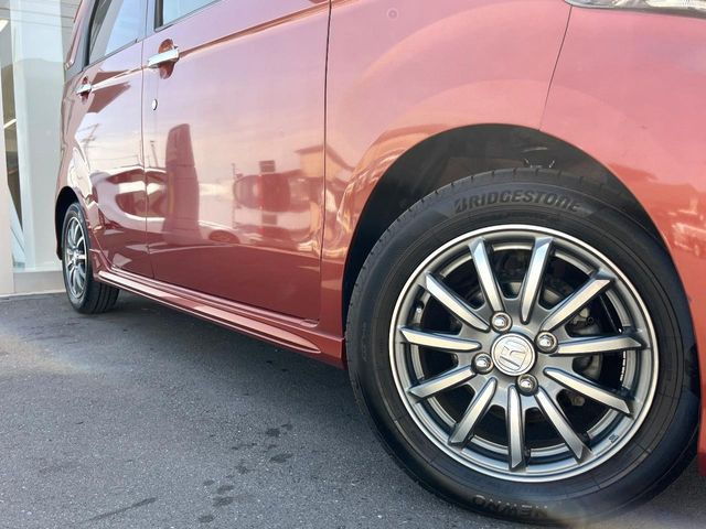 �y�����A���~�z�C�[���z�O�ςɃ}�b�`���������A���~�z�C�[���𑕒����Ă���܂��B�e��ЊO�A���~�z�C�[����A�X�^�b�h���X�^�C�����戵�����Ă���܂��B���񂲑��k����������