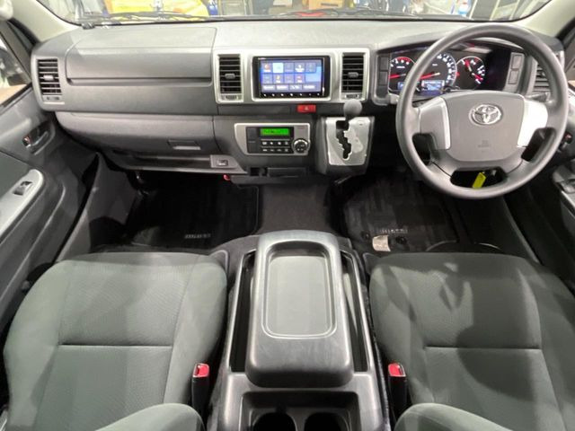 ハイエースバン