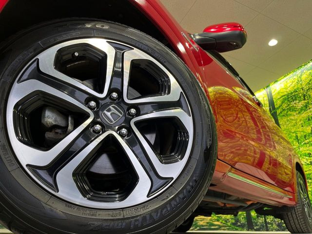 �y����17�C���`�A���~�z�C�[���z�O�ςɃ}�b�`���������A���~�z�C�[���𑕒����Ă���܂��B�e��ЊO�A���~�z�C�[����A�X�^�b�h���X�^�C�����戵�����Ă���܂��B���񂲑��k����������