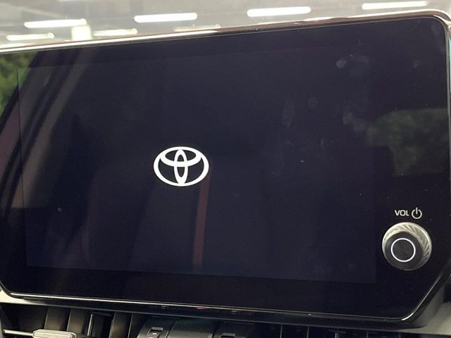 【10.5インチナビ】高級感とインパクトのある大画面ナビを装備。各種オーディオ操作はもちろん、スマホ連携もできる利便性の高いナビです♪