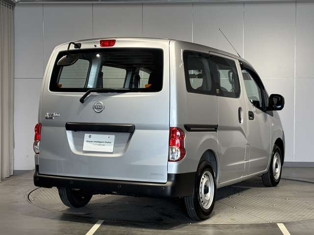 NV200バネットバン1.6 DX