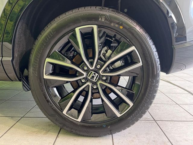 �y����18�C���`�A���~�z�C�[���z�O�ςɃ}�b�`���������A���~�z�C�[���𑕒����Ă���܂��B�e��ЊO�A���~�z�C�[����A�X�^�b�h���X�^�C�����戵�����Ă���܂��B���񂲑��k����������