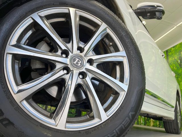 �y����17�C���`�A���~�z�C�[���z�O�ςɃ}�b�`���������A���~�z�C�[���𑕒����Ă���܂��B�e��ЊO�A���~�z�C�[����A�X�^�b�h���X�^�C�����戵�����Ă���܂��B���񂲑��k����������