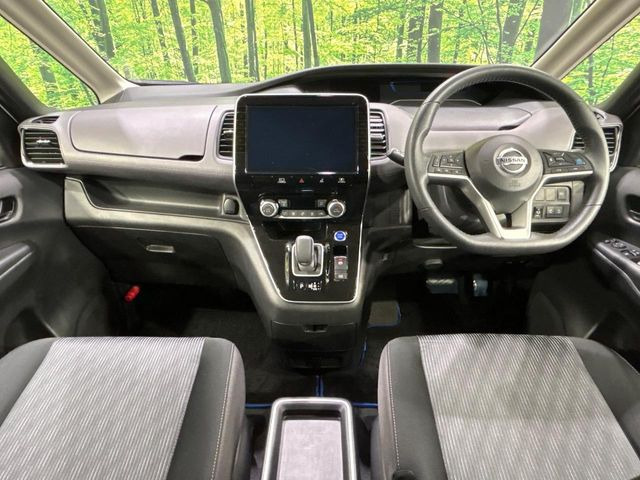 セレナ1.2 e-POWER ハイウェイスターV