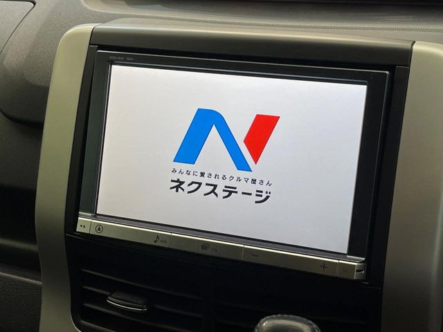 �y8�^�����i�r�z�l�C�̏����i�r�𑕔��B�I�[�f�B�I�@�\���[�����Ă���ABluetooth�ڑ�����΂������̃X�}�z��MP3�v���C���[�̉��y���Đ��\!�����̉^�]������Ɋy�����Ȃ�܂�!!