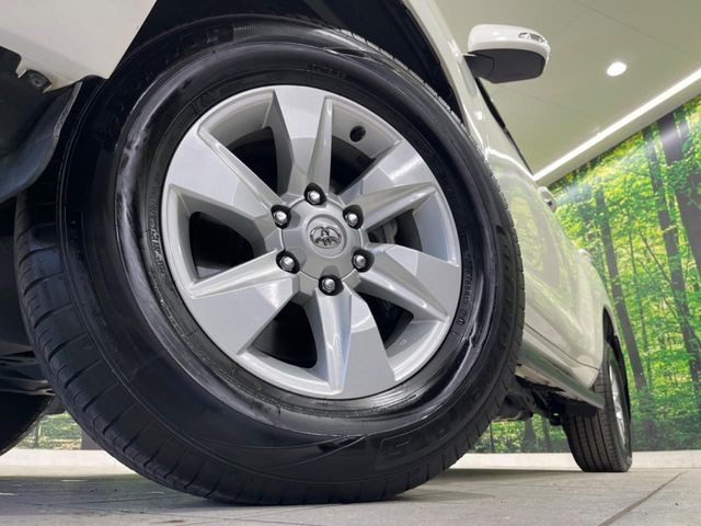 �O�ςɃ}�b�`�����A���~�z�C�[���𑕒����Ă���܂��B�e��A���~�z�C�[����A�X�^�b�h���X�^�C�����戵�����Ă���܂��B���񂲑��k����������