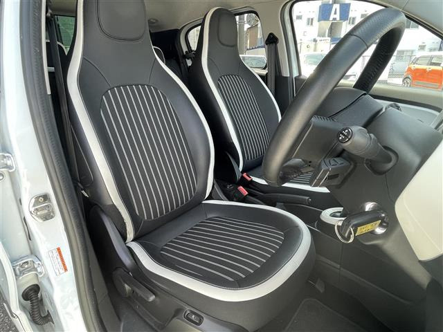 トゥインゴインテンス