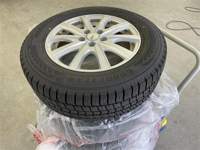 カローラツーリング1.8 ハイブリッド W×B