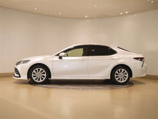 カムリ2.5 WS E-Four 4WD