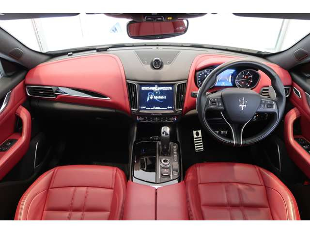 レヴァンテグランスポーツ 4WD